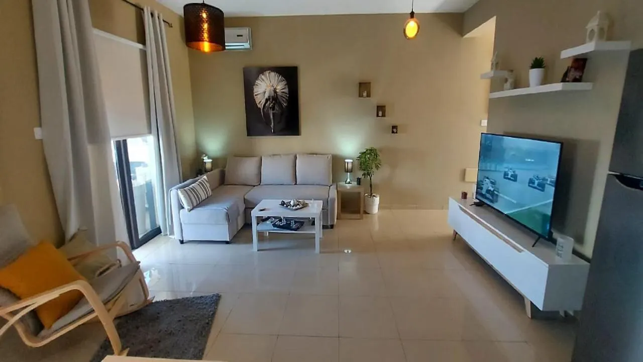 Paramount Gardens Resorts C202 Ларнака