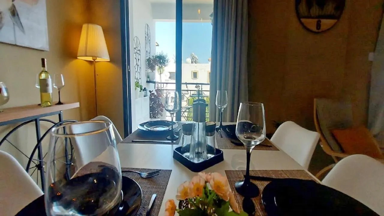 Paramount Gardens Resorts C202 Ларнака Апартаменты