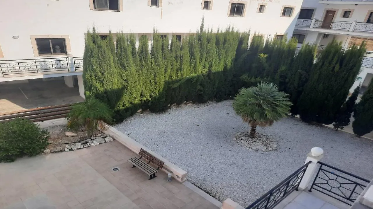 Paramount Gardens Resorts C202 Ларнака