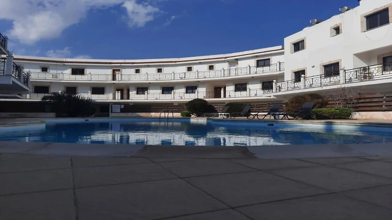 Paramount Gardens Resorts C202 Ларнака 0*,