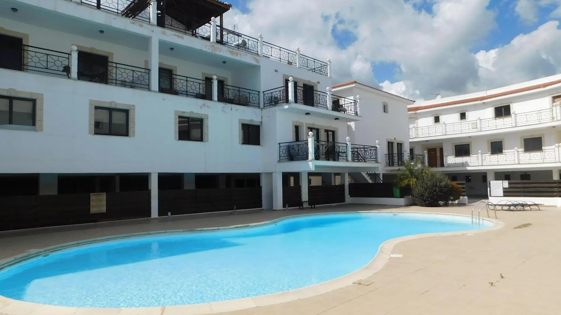 Paramount Gardens Resorts C202 Ларнака Кипр